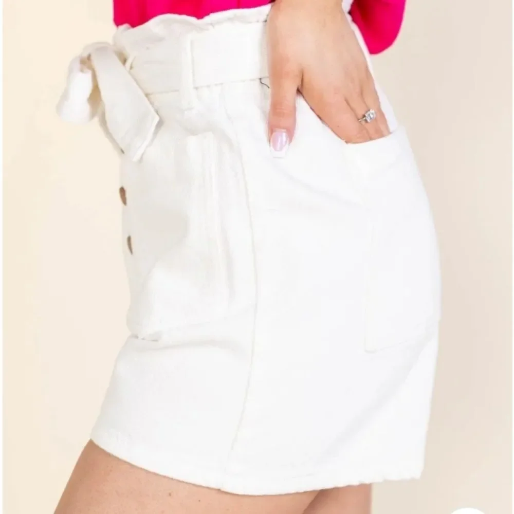 White Paperbag Waist Shorts High Rise Button Front Belted Cotton NWT M